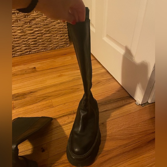 Tall knees high boots - Picture 2 of 6